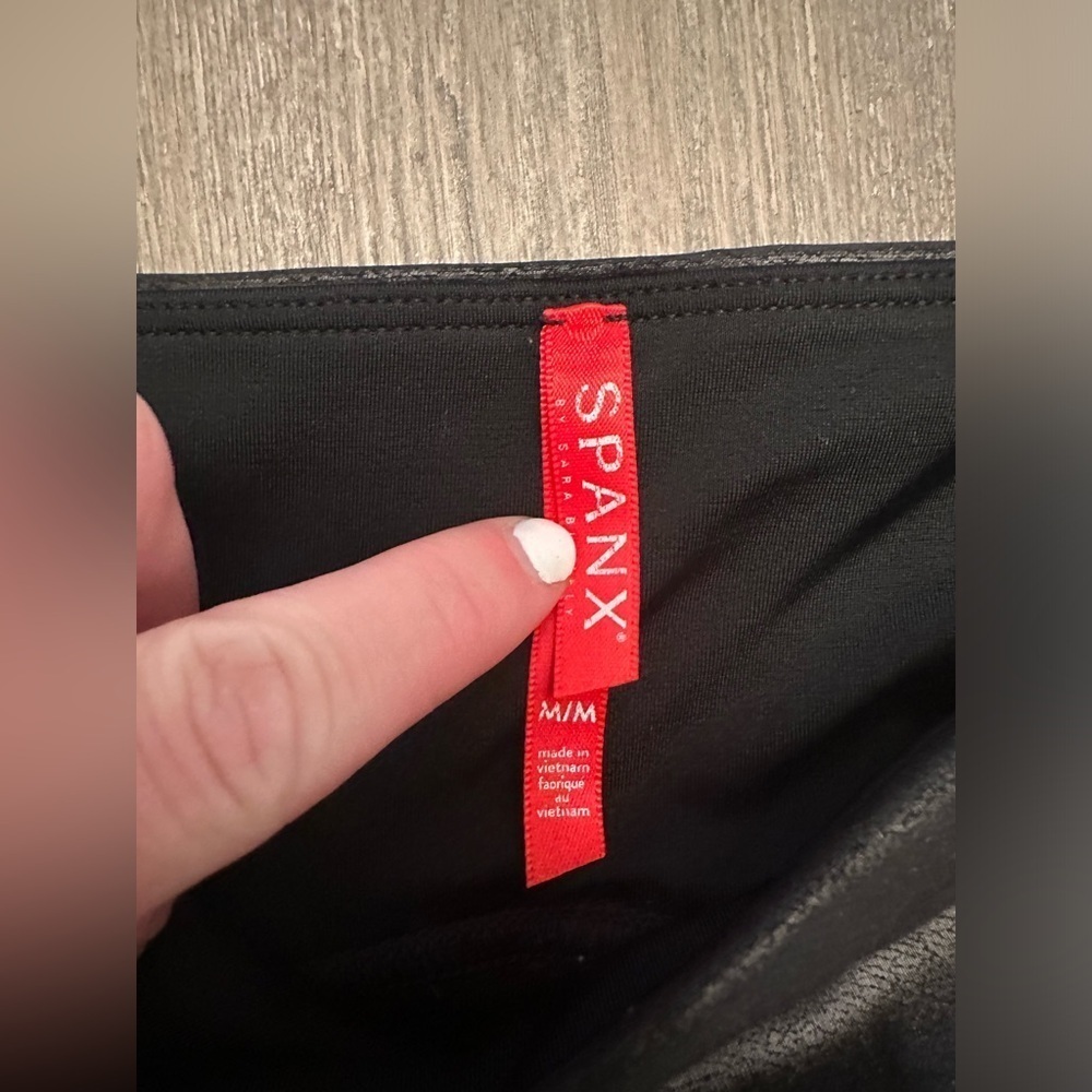 LIKE NEW SPANX BLACK FAUX LEATHER LEGGINGS - SKU:365 - Picture 2 of 6